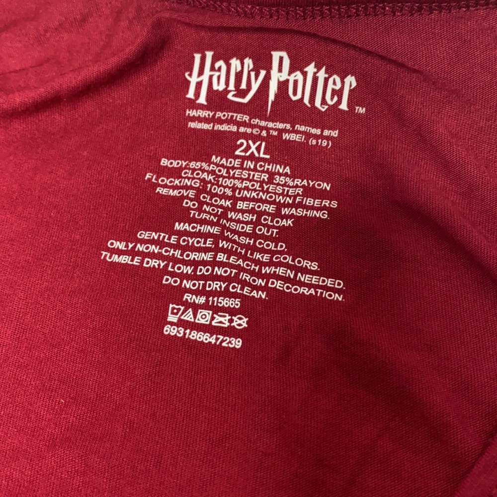 Plus size Harry Potter T-Shirt with removable Cape - Picture 9 of 9